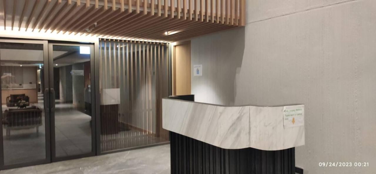Tierra Residences Bangkok Buitenkant foto